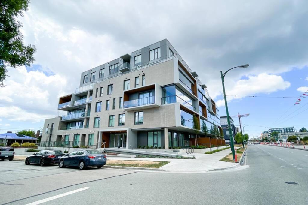 Spacious New Apartment With Working Space@Oakridge Vancouver Exterior photo