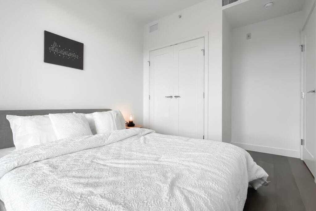 Spacious New Apartment With Working Space@Oakridge Vancouver Exterior photo